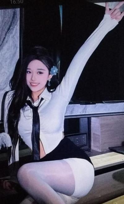 罗湖大奶妹子