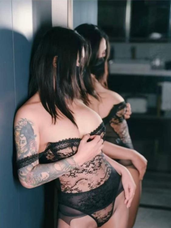 中山古镇御姐爆乳纹身厌厌