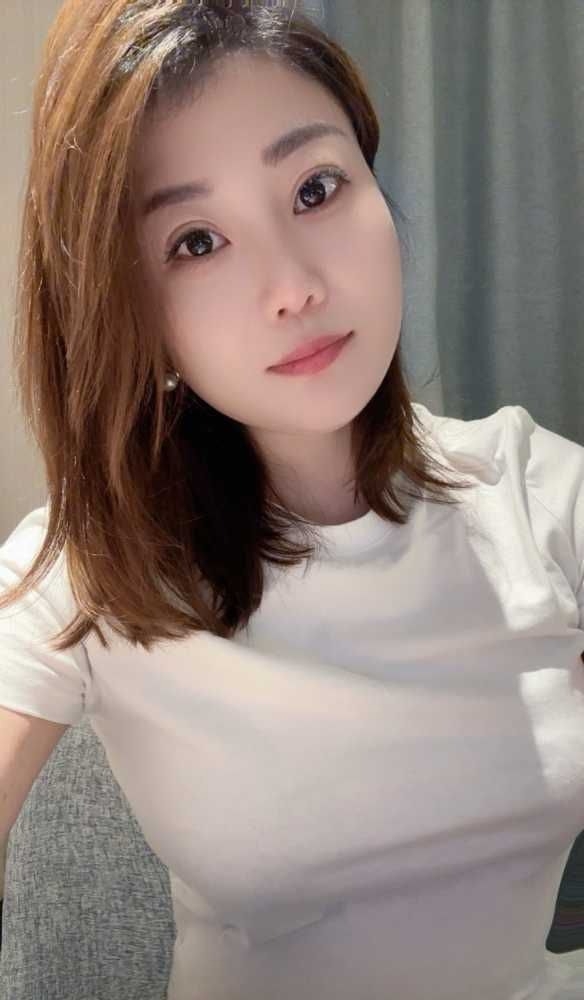 海珠气质美女