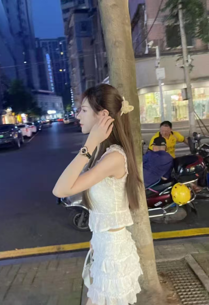 自带温馨课室女朋友的感觉 -小月