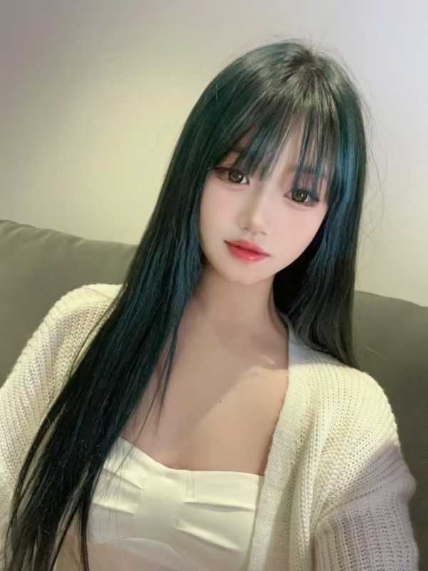中山市18嫩妹初次下海服务-吴小熙