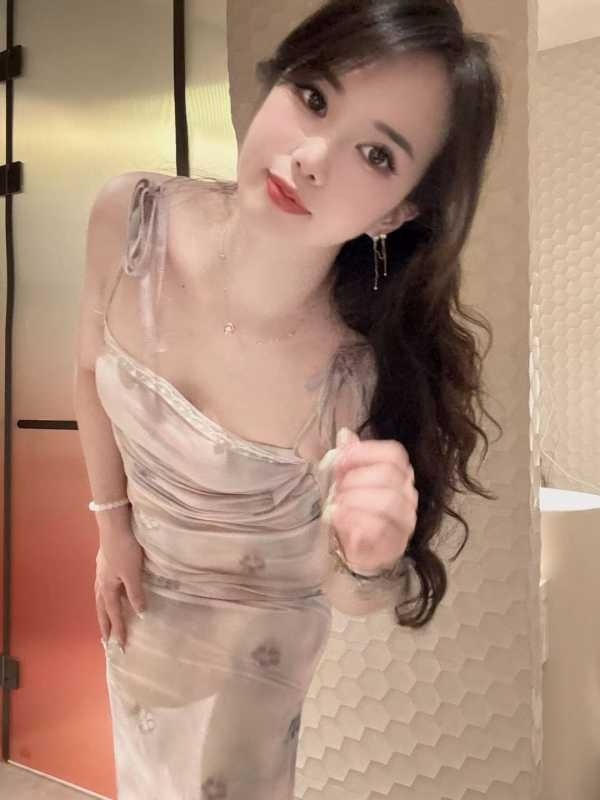 花都融创性感大波美眉服务-芝芝