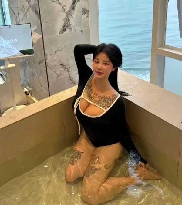 海珠蜜桃臀巨无霸刚下海-可可