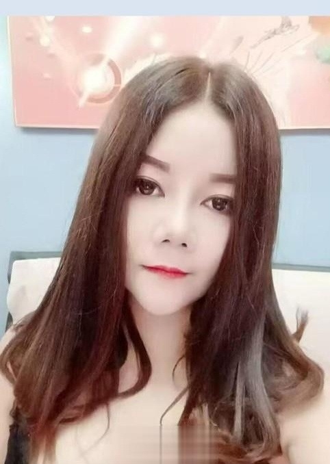丰满肥臀少妇