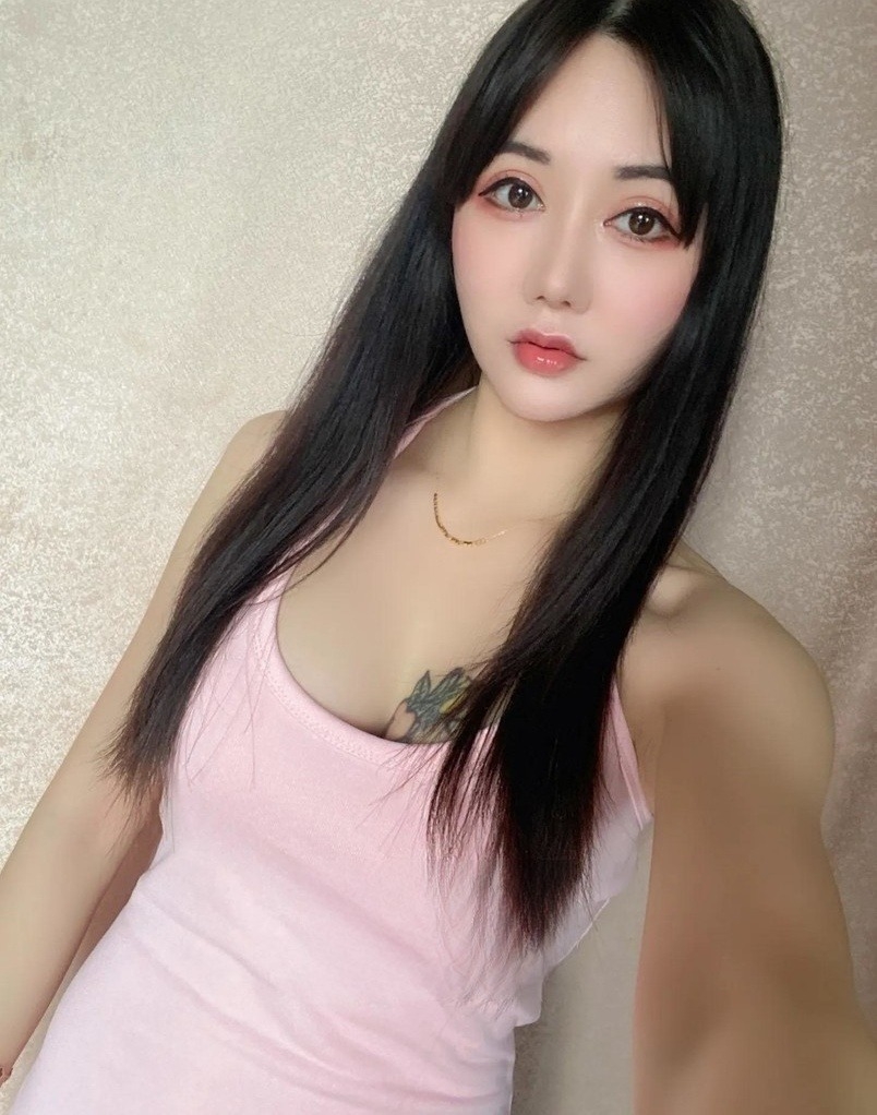 邻家姑娘小粉鲍很迷人