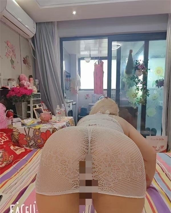 性格大波美妇女
